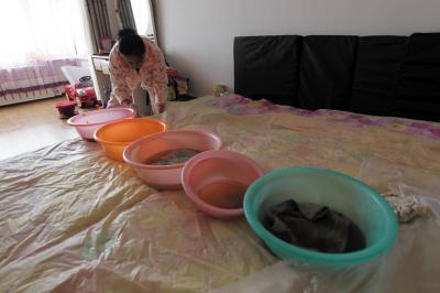 湘阴楼上漏水，住户失联，小区没物管，业主维权难！律师来支招……